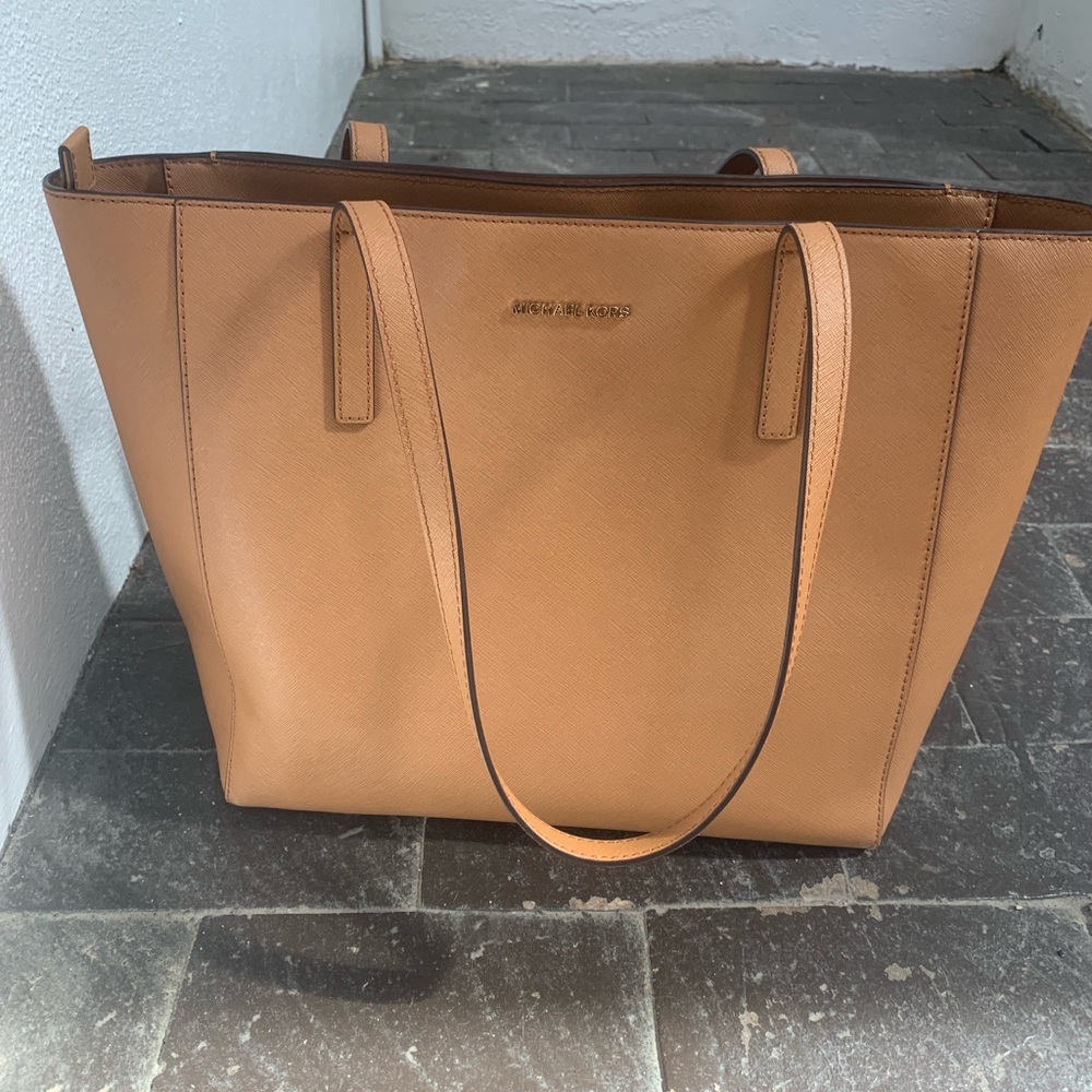 Micheal Kors Tote
